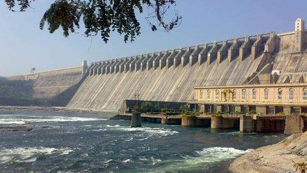 Nagarjuna Sagar Dam: పూర్తిస్థాయి నీటిమట్టానికి చేరువలో నాగర్జున సాగర్.. ఆరుగేట్లు ఎత్తి దిగువకు నీటి విడుదల