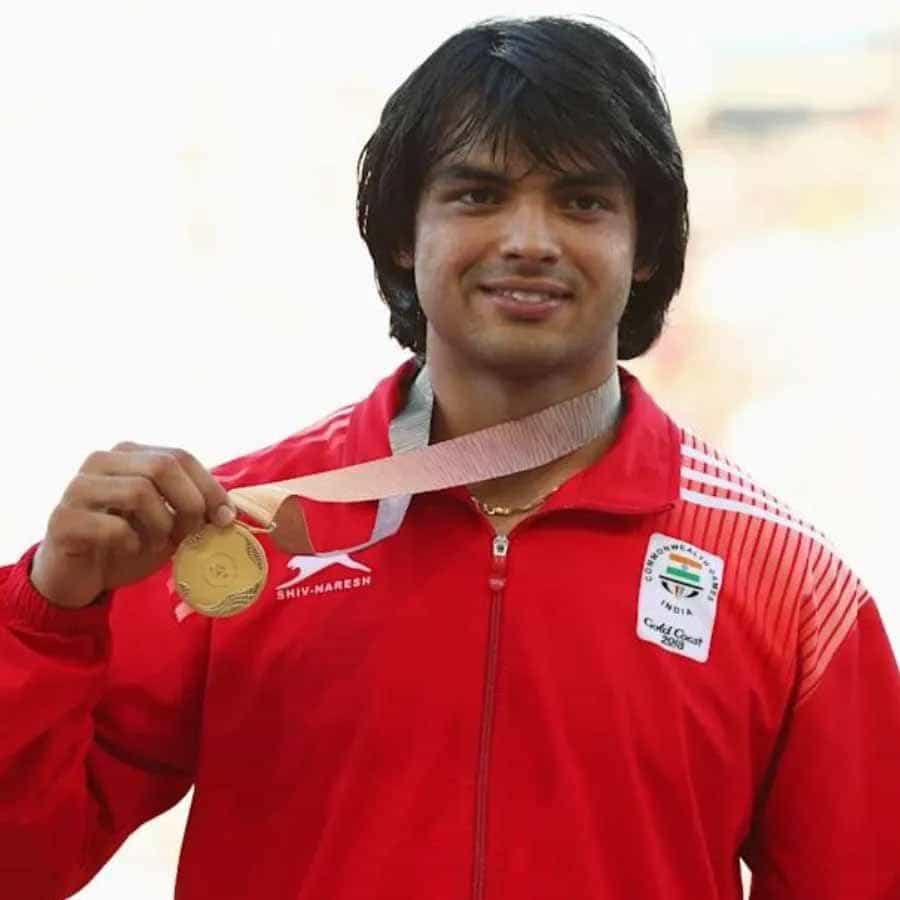 ఇక 2018 కామన్వెల్త్ గేమ్స్లో అంత కంటే పెద్ద విజయాన్ని తన ఖాతాలో జమ చేసుకున్నాడు. ఆస్ట్రేలియాలోని గోల్డ్కోస్ట్లో జరిగిన గేమ్స్లో నీరజ్ ఏకపక్షంగా 86.47 మీటర్లతో స్వర్ణం సాధించాడు.