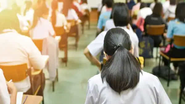 NEET Exam Issue: ఢిల్లీకి చేరిన కేరళ నీట్ వివాదం.. అమ్మాయిల లో దుస్తులు విప్పించడంపై కేరళ ప్రభుత్వం..