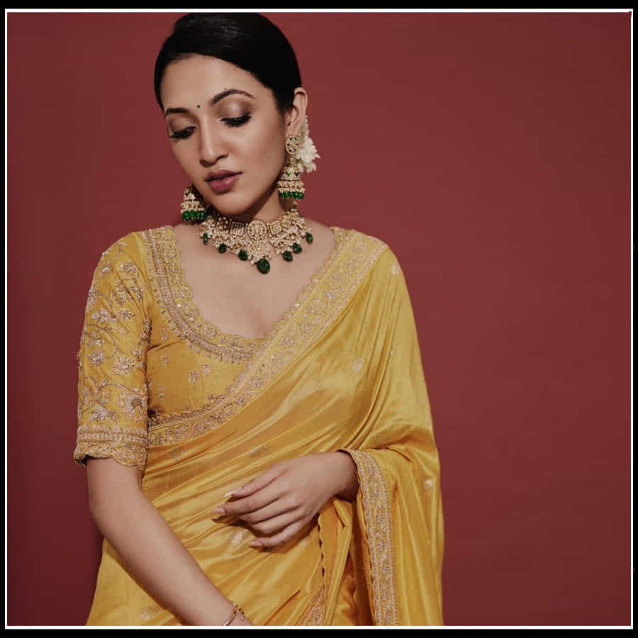 Neha Shetty: చూపుతిప్పుకోనివ్వకుండా చేస్తున్న నేహా శెట్టి ఫొటోస్