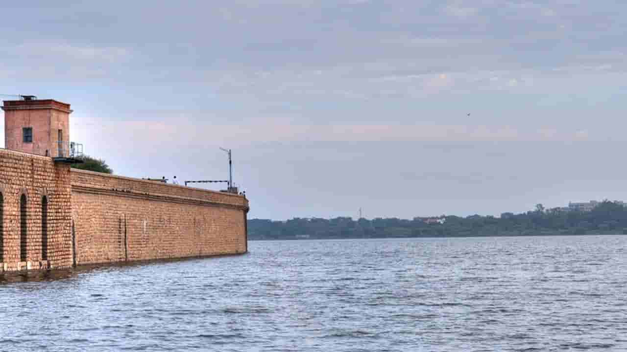 Hyderabad: జంటజలాశయాలకు పోటెత్తిన వరద.. గేట్లు ఎత్తివేత.. మూసీకి పెరిగిన ప్రవాహం