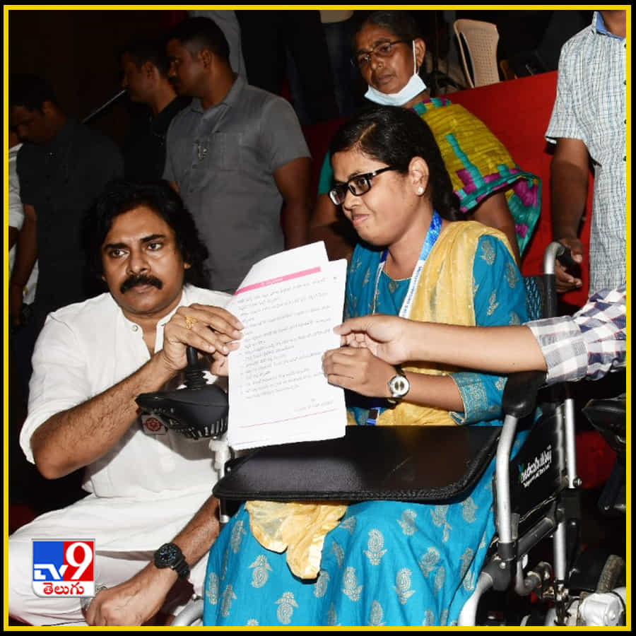 జనవాణి-జనసేన భరోసాకి తరలొచ్చిన వందలాది మంది ప్రజలు