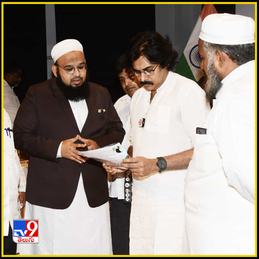 జనవాణి-జనసేన భరోసాకి తరలొచ్చిన వందలాది మంది ప్రజలు