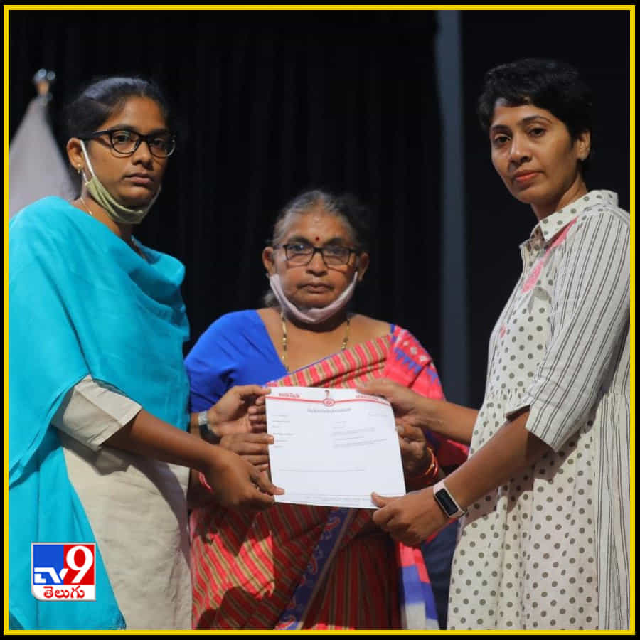 జనవాణి-జనసేన భరోసాకి తరలొచ్చిన వందలాది మంది ప్రజలు