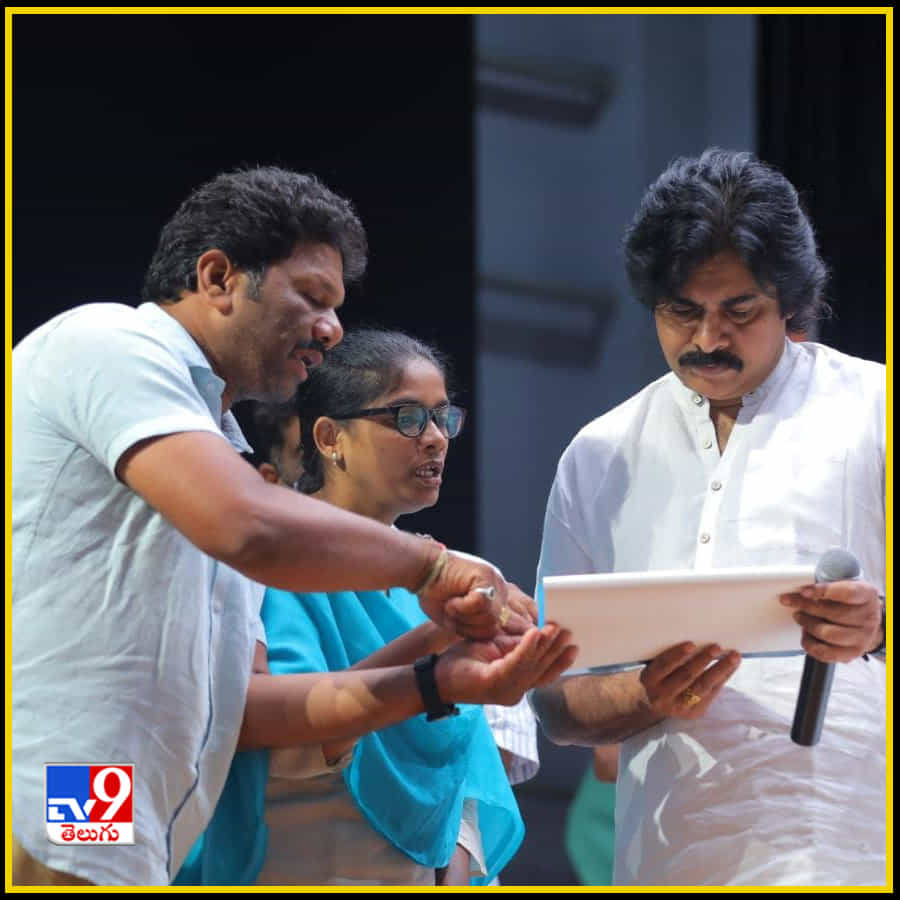 జనవాణి-జనసేన భరోసాకి తరలొచ్చిన వందలాది మంది ప్రజలు