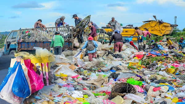 Plastic: భూమిలో కలిసిపోయేందుకు ఏ ప్లాస్టిక్ ఎంత కాలం పడుతుంది..?