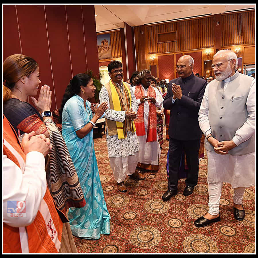 వారు హోంశాఖ కార్యాలయం నుంచి నేరుగా కార్డులను తీసుకొని తమ సీఎంలు, డిప్యూటీ సీఎంలకు పంపించాలని సూచించింది. అయితే..