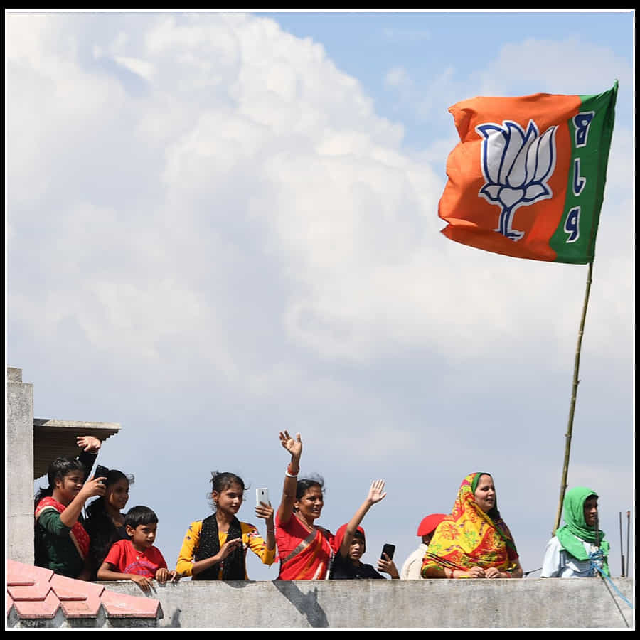 అనంతరం దియోఘర్లో కొన్ని కిలో మీటర్ల మేర ప్రధాని మోదీ మెగా ర్యాలీ నిర్వహించారు.