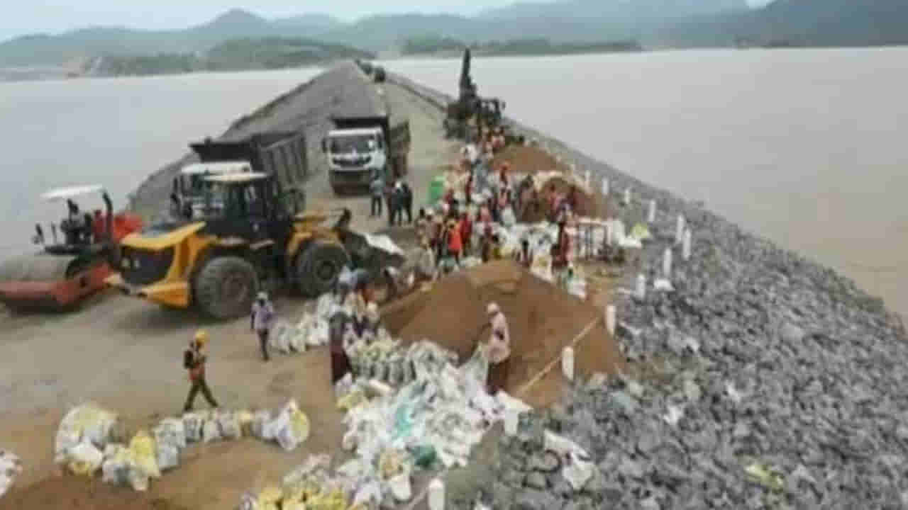 Godavari: పోలవరం వద్ద పోటెత్తుతున్న గోదావరి.. కాఫర్ డ్యాం ఎత్తు పెంపునకు అధికారుల ప్రయత్నాలు