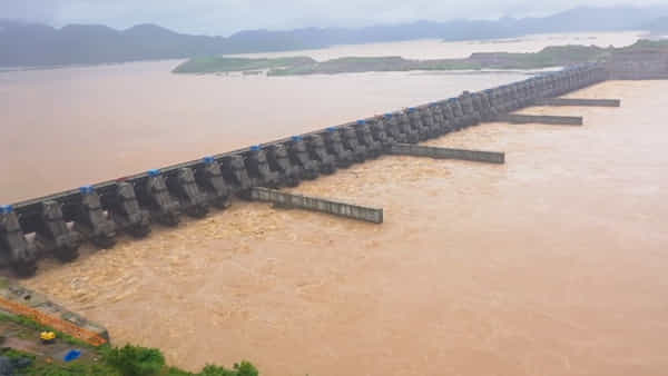 Godavari: పోలవరానికి భారీగా వరద.. ధవళేశ్వరం వద్ద మూడో ప్రమాద హెచ్చరికకు ఛాన్స్