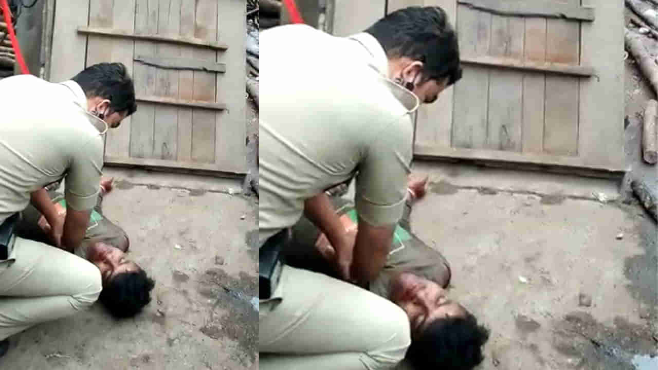 Hyderabad: కరెంట్‌షాక్‌తో ఒక్కసారిగా కుప్పకూలిపోయిన వ్యక్తి ప్రాణం నిలిపిన పోలీస్..