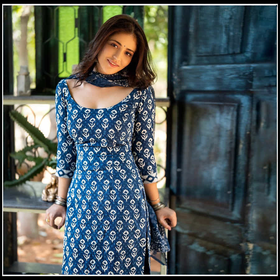 Priyanka Jawalkar: కైపెక్కిన్చే చూపులతో తెలుగు సోయగం ప్రియాంక..
