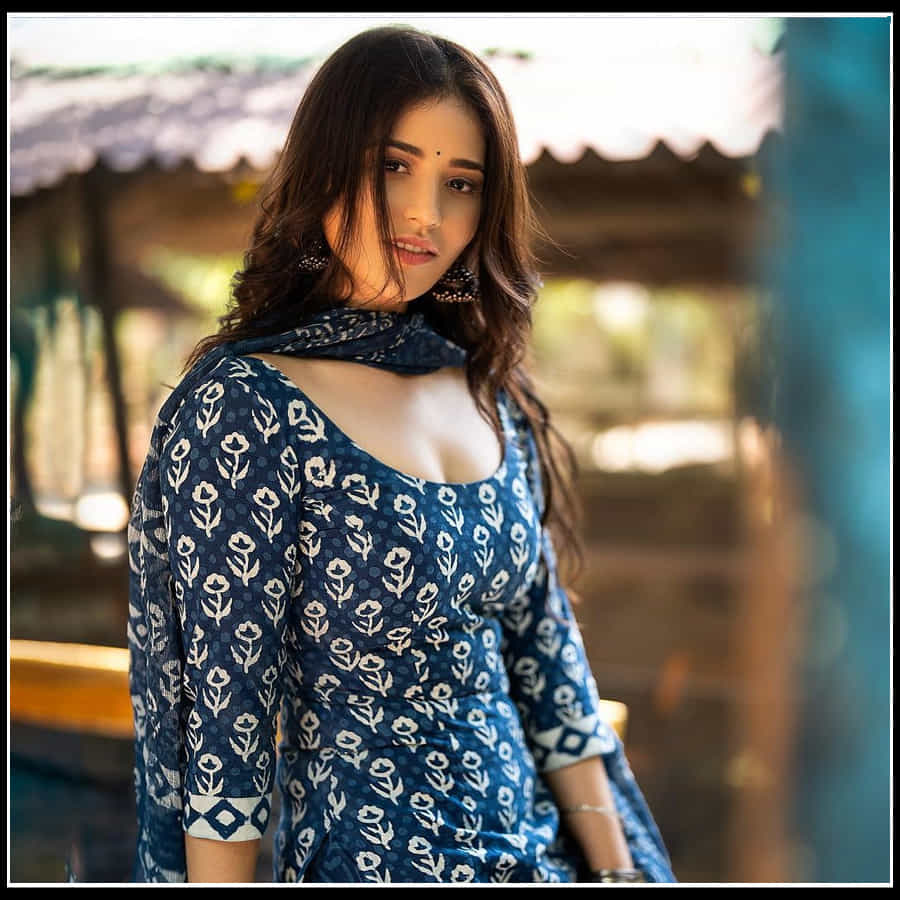 Priyanka Jawalkar: కైపెక్కిన్చే చూపులతో తెలుగు సోయగం ప్రియాంక..