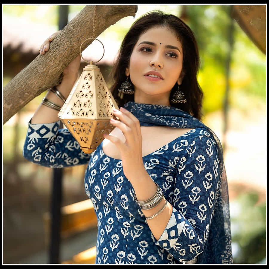 Priyanka Jawalkar: కైపెక్కిన్చే చూపులతో తెలుగు సోయగం ప్రియాంక..