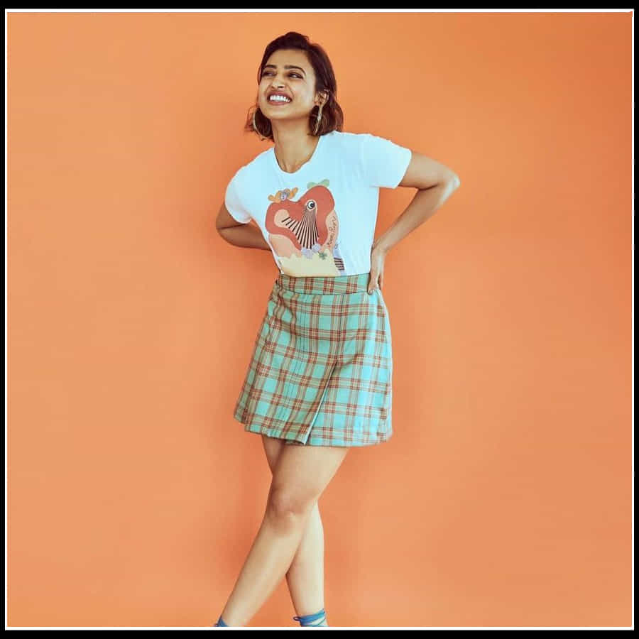 ఆ తరువాత బాలీవుడ్కు మాత్రమే పరితమైంది. సినిమాల్లో.. వెబ్ సిరీసుల్లో బోల్డ్ క్యారెక్టర్లు చూస్తూ.. బీ టౌన్ టూ టీ టౌన్ వరకు అందర్నీ షాక్ చేసింది.