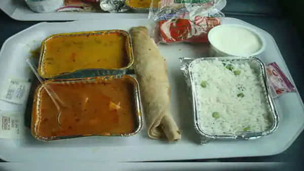 Indian Railway : రైల్వే ప్రయాణికులకు గుడ్న్యూస్.. ఇస్కాన్ వారు అందించే ఉల్లిపాయలు లేని ఫుడ్ మీకోసం..