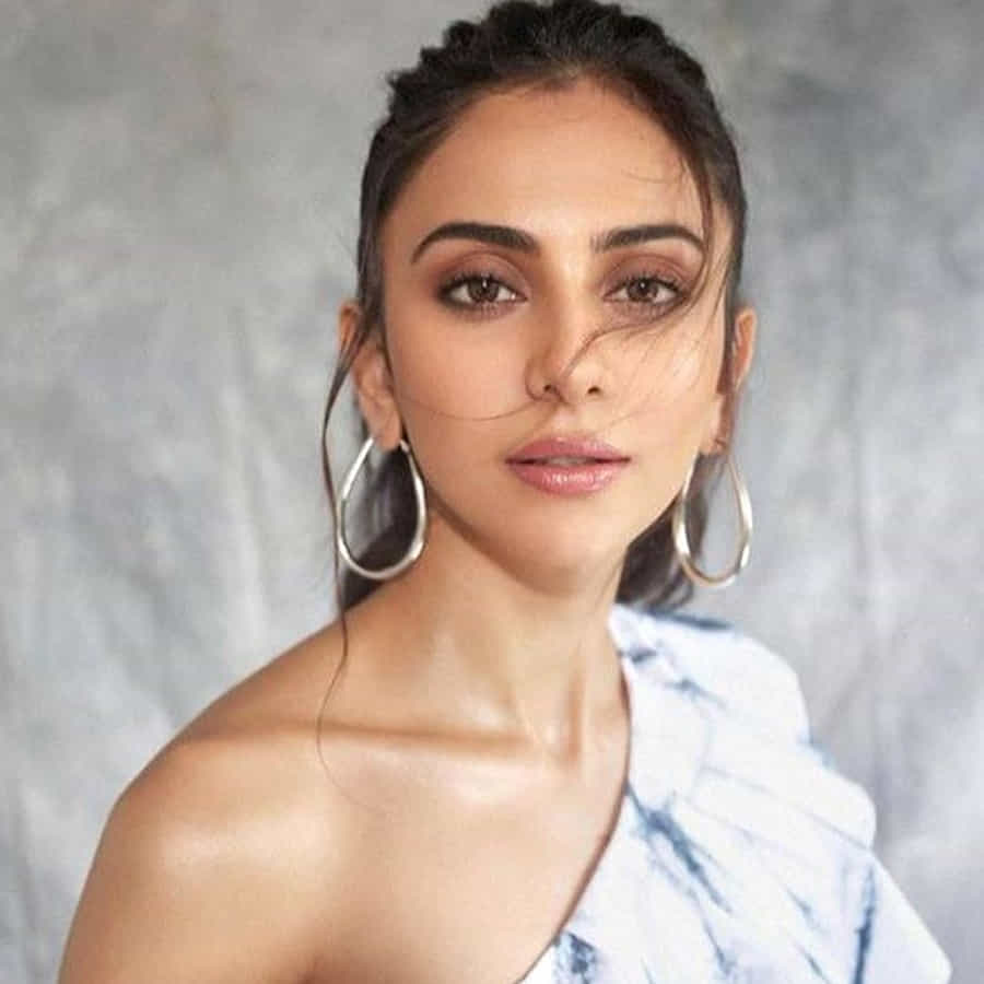ఇప్పటికే ఎన్నో సూపర్ హిట్ చిత్రాల్లో నటించాను. సౌత్ ఇండస్ట్రీలో ఎన్నో వైవిధ్యభరితమైన సినిమాల్లో నటించాను. కానీ ఒక బయోపిక్ చేయాలని ఉంది. గొప్పగా చెప్పుకునేవారి జీవిత కథలో నటించాలని ఉంది.