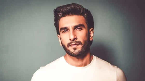 Ranveer Singh: న్యూడ్ ఫొటో వ్యవహారంపై విచారణకు హాజరు కాలేను.. గడువు పెంచండి.. పోలీసులకు రణ్ వీర్ వినతి