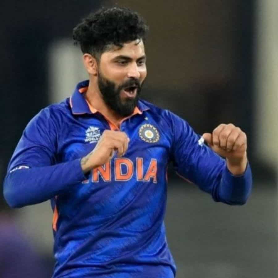 6. రవీంద్ర జడేజా: ఆడని మ్యాచ్లు : టెస్ట్-11, ODI-9, T-20-21: గత కొన్నేళ్లుగా జడేజా ఆడిన దానికంటే గాయం కారణంగానే ఎక్కువ మ్యాచ్లకు దూరమయ్యాడు. గాయం కారణంగా అతను ఆస్ట్రేలియాతో రెండు టెస్టులు ఆడలేకపోయాడు. ఆ తర్వాత అంతర్జాతీయ క్రికెట్కు దూరమయ్యాడు. గాయం కారణంగా అతను 2021-22లో దక్షిణాఫ్రికా పర్యటనకు దూరమయ్యాడు. మొత్తంగా 41 మ్యాచ్లు ఆడలేదు.