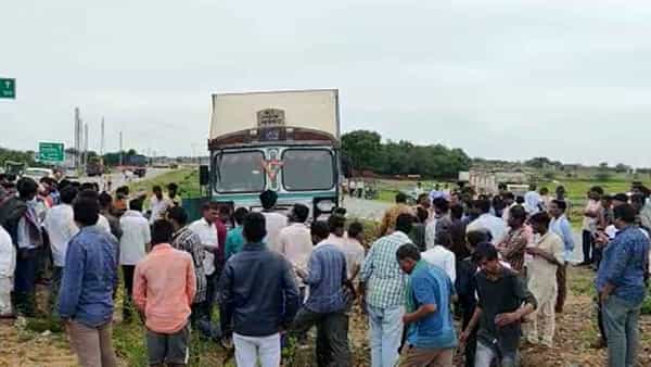 Telanagna: కామారెడ్డిలో ఘోర రోడ్డు ప్రమాదం.. ఆరుగురు దుర్మరణం..