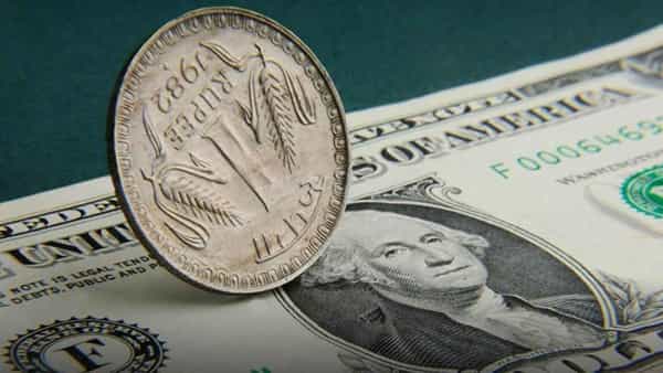 Rupee Down: ఆల్ టైమ్ రికార్డ్.. దారుణంగా పడిపోయిన రూపాయి విలువ.. డాలర్తో పోలిస్తే..