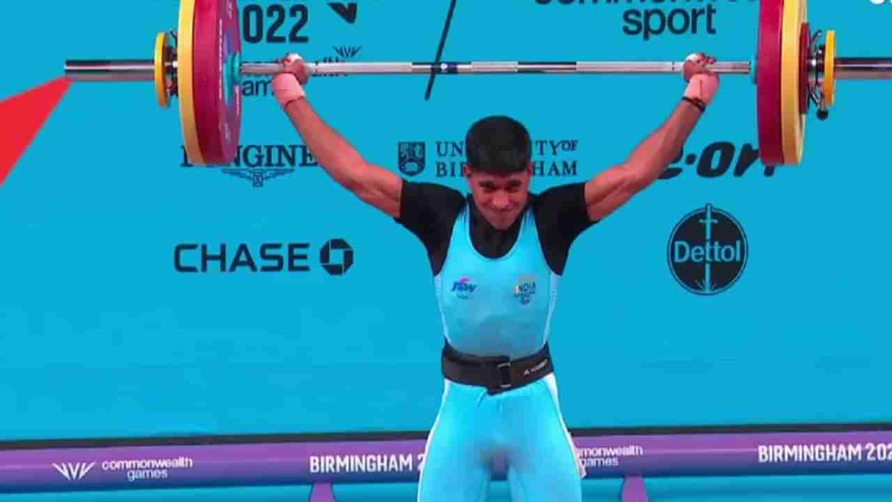 CWG 2022 Weightlifting: తృటిలో స్వర్ణం కోల్పోయిన సంకేత్ సర్గర్.. రజతంతో భారత్ ఖాతా తెరిచిన ఖేలో ఇండియా ఛాంపియన్..