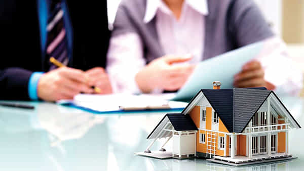 SBI Home Loan: ఎస్బీఐలో రుణాలు తీసుకుంటున్నారా..? పెంచిన వడ్డీ రేట్లను తెలుసుకోండి