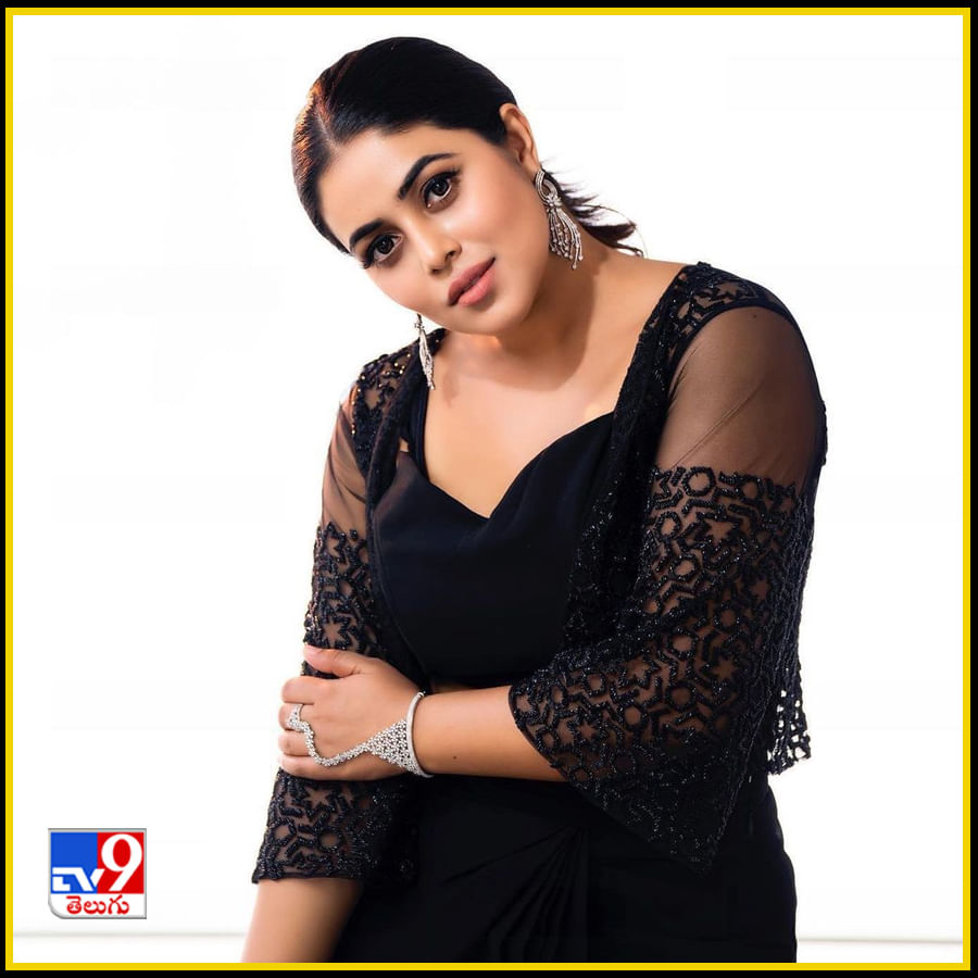 Shamna Kasim New Photos. Credit by:Shamna Kasim/Instagram 