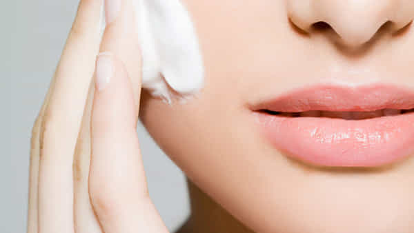 Skin Care Tips: జిడ్డు చర్మానికి నేచురల్ ఫేస్ ప్యాక్.. ఇంట్లోనే తయారు చేసుకోండి.. ఎలానంటే..