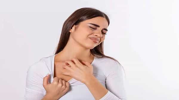 Skin Care: స్కిన్ అలర్జీతో ఇబ్బంది పడుతున్నారా? ఈ హోమ్ రెమెడీస్ ట్రై చేయండి..!