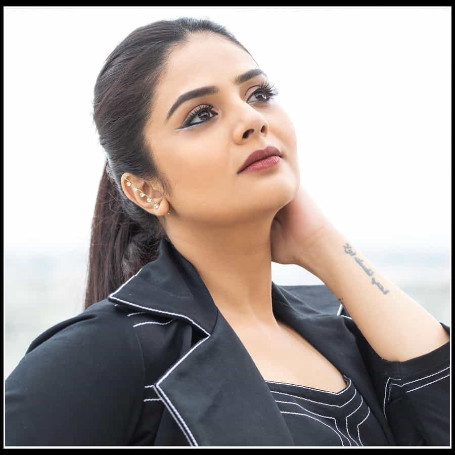 Sreemukhi: బ్లాక్ డైమండ్ లా మెరిసిపోతున్న బబ్లీ బ్యూటీ యాంకర్ శ్రీముఖి..