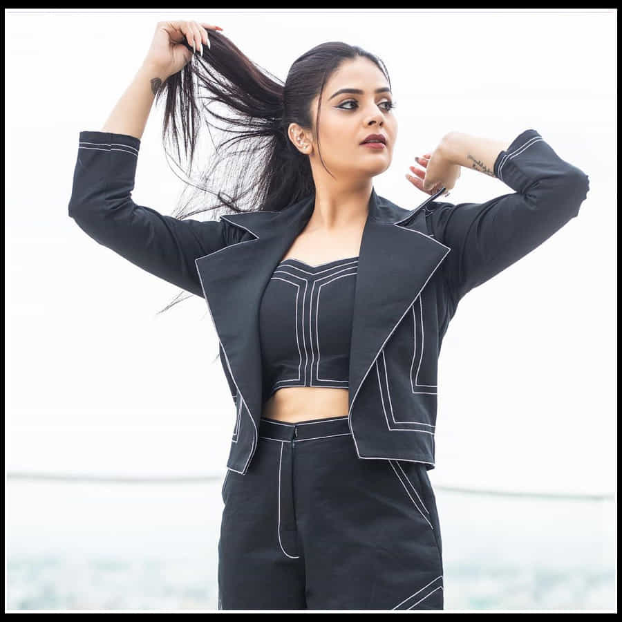 Sreemukhi: బ్లాక్ డైమండ్ లా మెరిసిపోతున్న బబ్లీ బ్యూటీ యాంకర్ శ్రీముఖి..