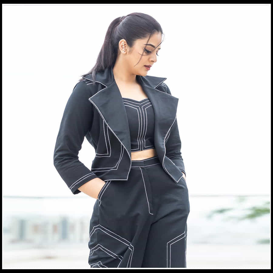 Sreemukhi: బ్లాక్ డైమండ్ లా మెరిసిపోతున్న బబ్లీ బ్యూటీ యాంకర్ శ్రీముఖి..