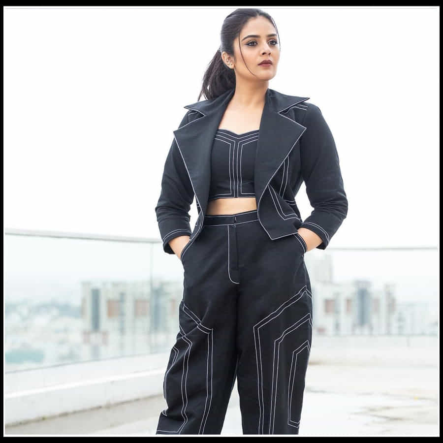 Sreemukhi: బ్లాక్ డైమండ్ లా మెరిసిపోతున్న బబ్లీ బ్యూటీ యాంకర్ శ్రీముఖి..