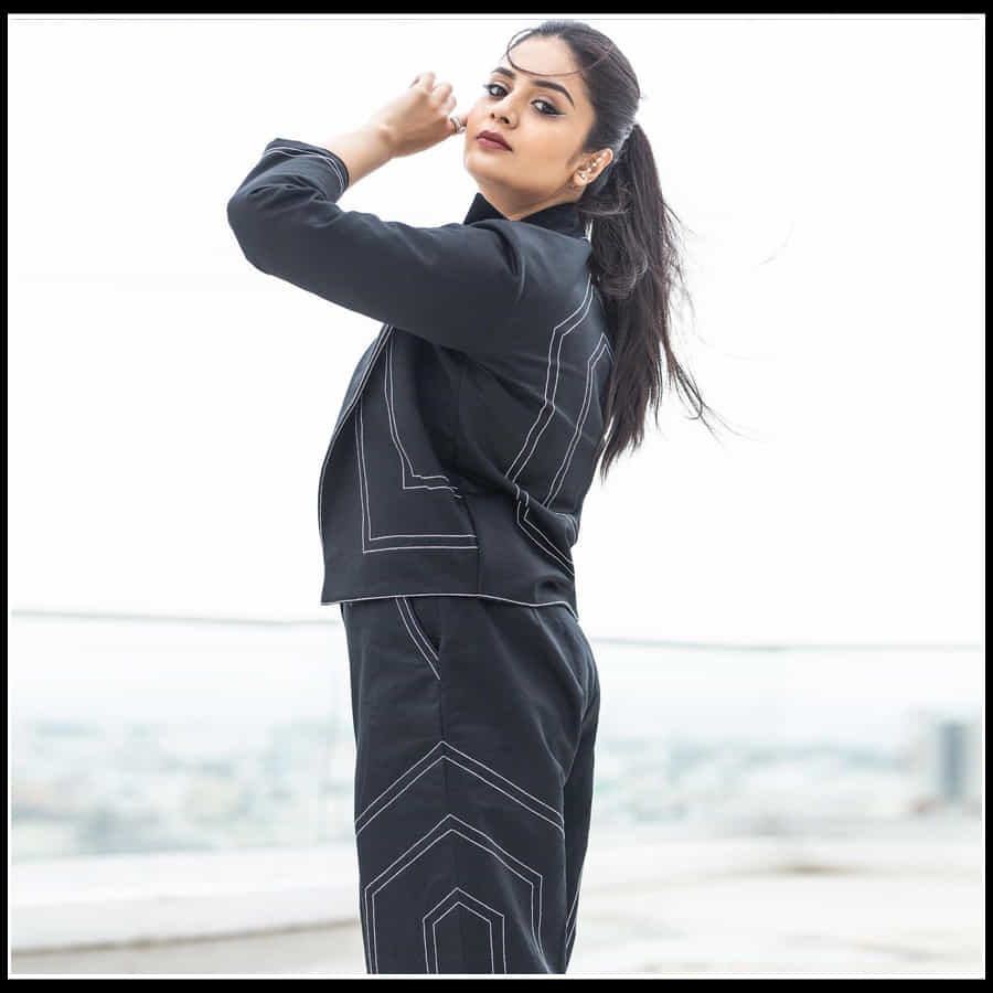 Sreemukhi: బ్లాక్ డైమండ్ లా మెరిసిపోతున్న బబ్లీ బ్యూటీ యాంకర్ శ్రీముఖి..