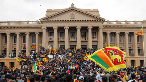 Srilanka Crisis: శృతిమించుతున్న శ్రీలంక ఆందోళనలు.. భారత్ బలగాలపై క్లారిటీ..!
