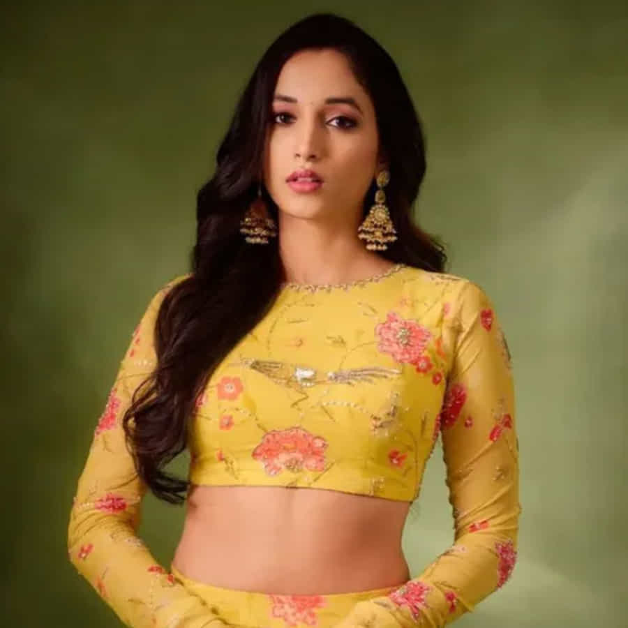 కోబ్రా సినిమా కోసం శ్రీనిధి భారీ మొత్తంలో పారితోషికం తీసుకున్నట్టు తెలుస్తోంది.