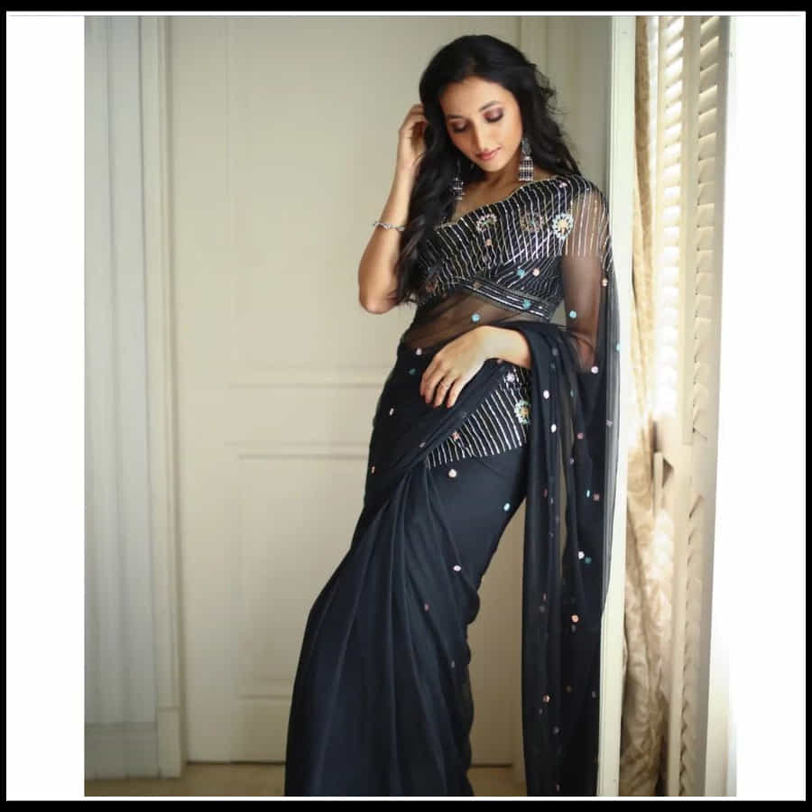 Srinidhi Shetty: గ్లామర్ డోస్ పెంచిన అందాల నిధి శ్రీ నిధి..