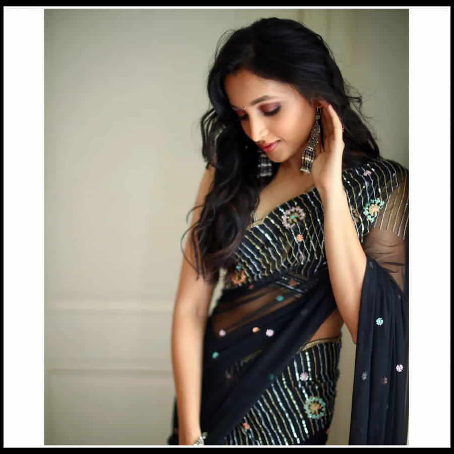 Srinidhi Shetty: గ్లామర్ డోస్ పెంచిన అందాల నిధి శ్రీ నిధి..