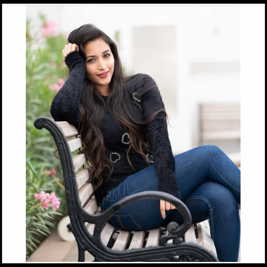 Srinidhi Shetty: గ్లామర్ డోస్ పెంచిన అందాల నిధి శ్రీ నిధి..