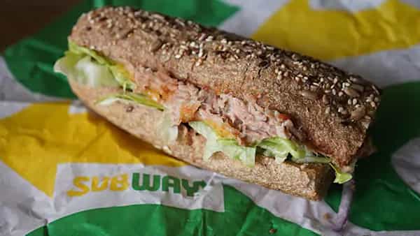Sandwich: మోడల్ కొంపముంచిన ‘శాండ్విచ్’.. రూ. 1.43 లక్షల ఫైన్.. జరిగిందేంటో తెలిస్తే షాక్..!