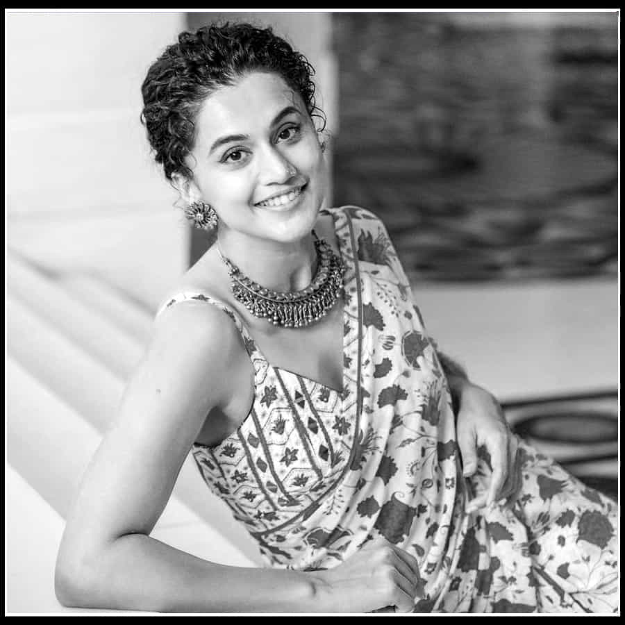 Taapsee Pannu: అందం తో ఆకట్టుకుంటున్న డైనమిక్ హీరోయిన్ తాప్సీ పన్ను...