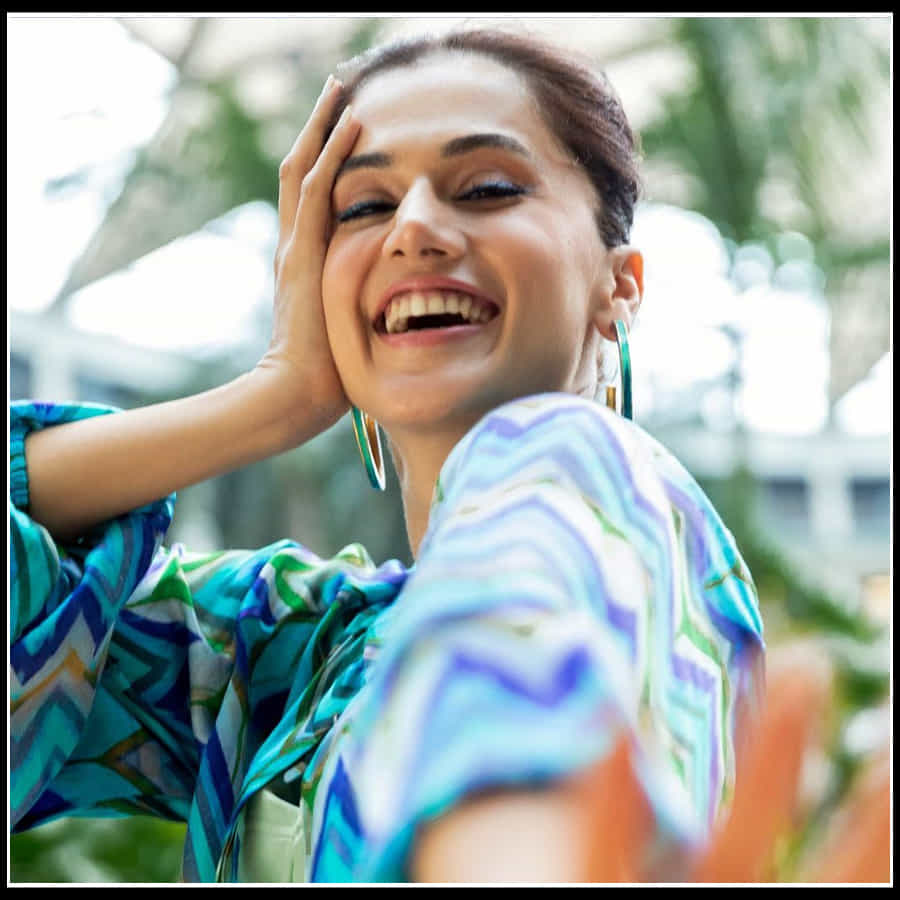 Taapsee Pannu: అందం తో ఆకట్టుకుంటున్న డైనమిక్ హీరోయిన్ తాప్సీ పన్ను...