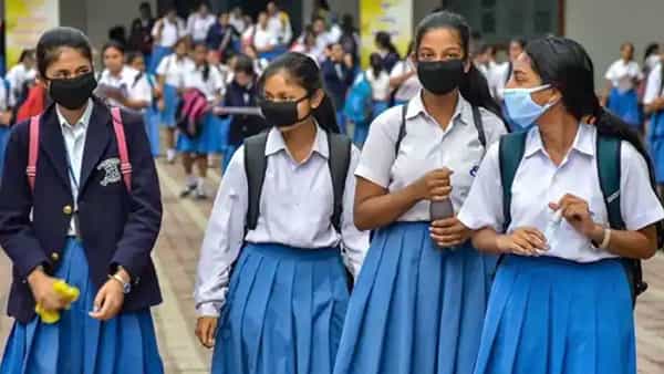 Corona Virus: కోవిడ్-19 హాట్స్పాట్గా స్కూల్.. 31 మంది విద్యార్థులు, 10 మంది తల్లిదండ్రులకు పాజిటివ్..