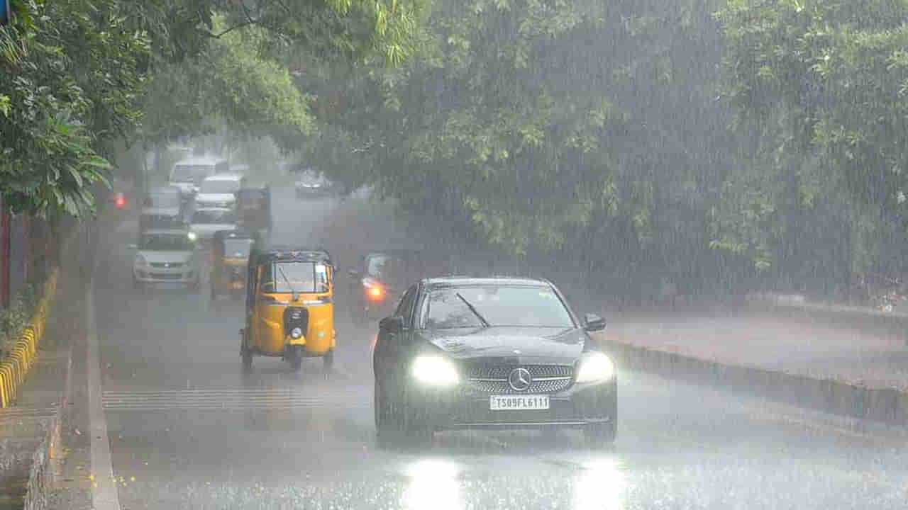 Telangana Rains: మరికొద్దిగంటల పాటు భారీ వర్షాలు.. ఈ జిల్లాలకు అలెర్ట్.. భారీ గాలులు కూడా
