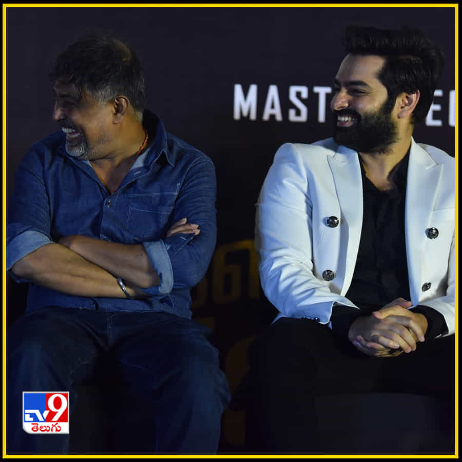 కిల్లింగ్ లుక్స్ తో రామ్ ఎంట్రీ ఫోటోస్
