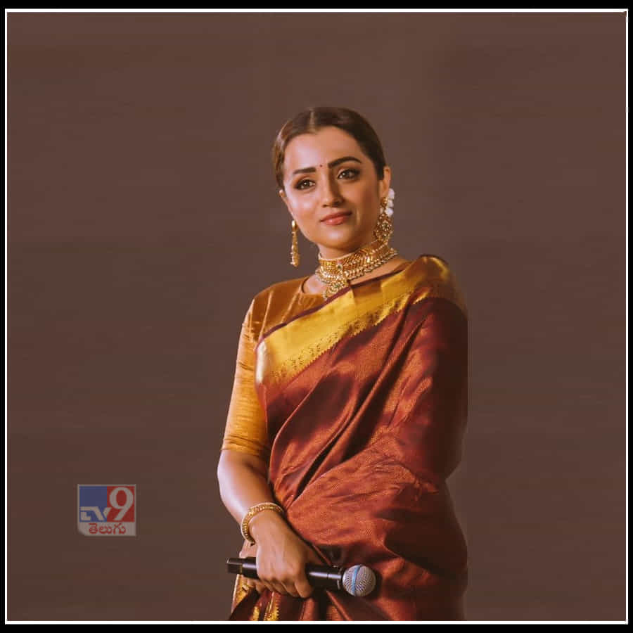 Trisha: కలువకళ్ల సుందరి త్రిష చీరకట్టు అందాలకి ఫ్యాన్స్ ఫిదా