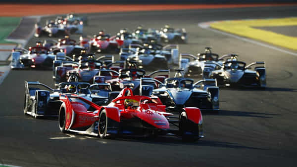 TS Formula Race: వరల్డ్ క్రేజీ ఈవెంట్కు వేదిక కానున్న హైదరాబాద్.. ప్రత్యేక కమిటీ ఏర్పాటు