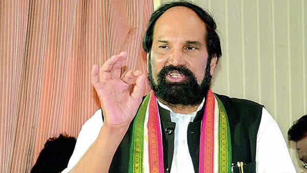 Telangana: తెలంగాణ అప్పుల వివరాలు వెల్లడించిన ఎంపీ ఉత్తమ్.. సీఎం కేసీఆర్పై ఫైర్