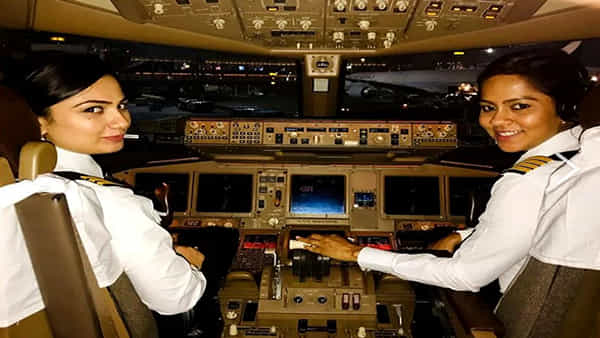 Woman pilots: దూసుకెళ్తున్న మగువలు.. ప్రపంచంలో 15 శాతం మంది మహిళా పైలట్లు భారత్లోనే..